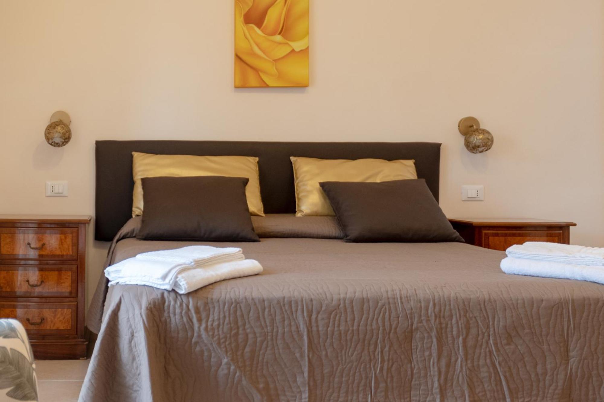 I Lecci Guesthouse ซาน เฟลิเช เชร์ชีโอ ภายนอก รูปภาพ