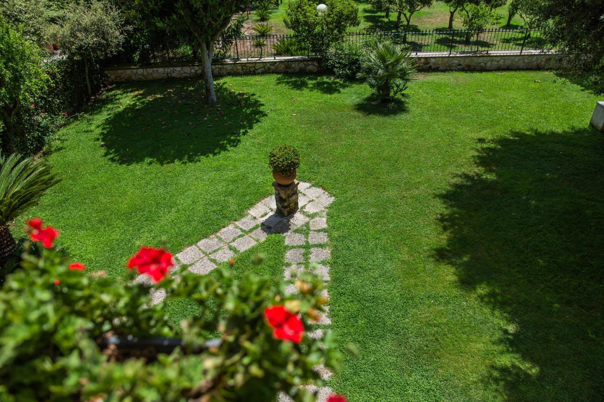 I Lecci Guesthouse ซาน เฟลิเช เชร์ชีโอ ภายนอก รูปภาพ